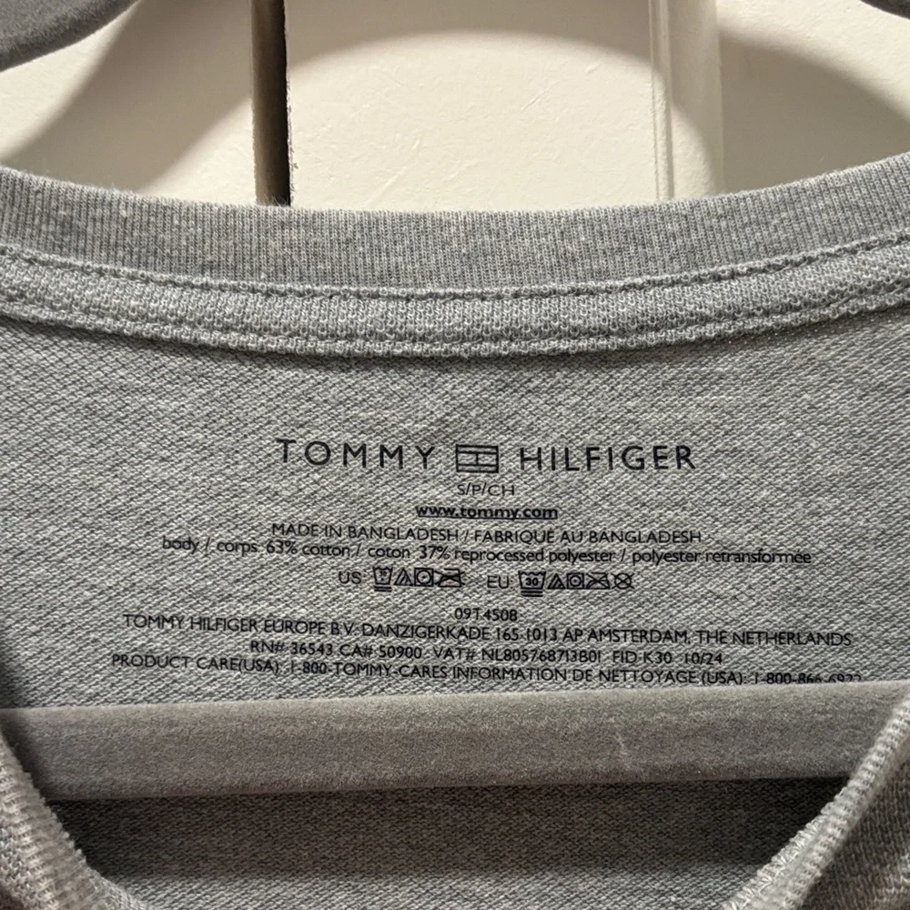 Tommy Hilfiger Gray Short Sleeve Tee - Picture 5 of 11